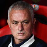 Jose Mourinho, técnico del Benfica, en un partido de Champions League / RODRIGO ANTUNES / EFE
