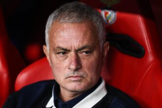 Jose Mourinho, técnico del Benfica, en un partido de Champions League / RODRIGO ANTUNES / EFE