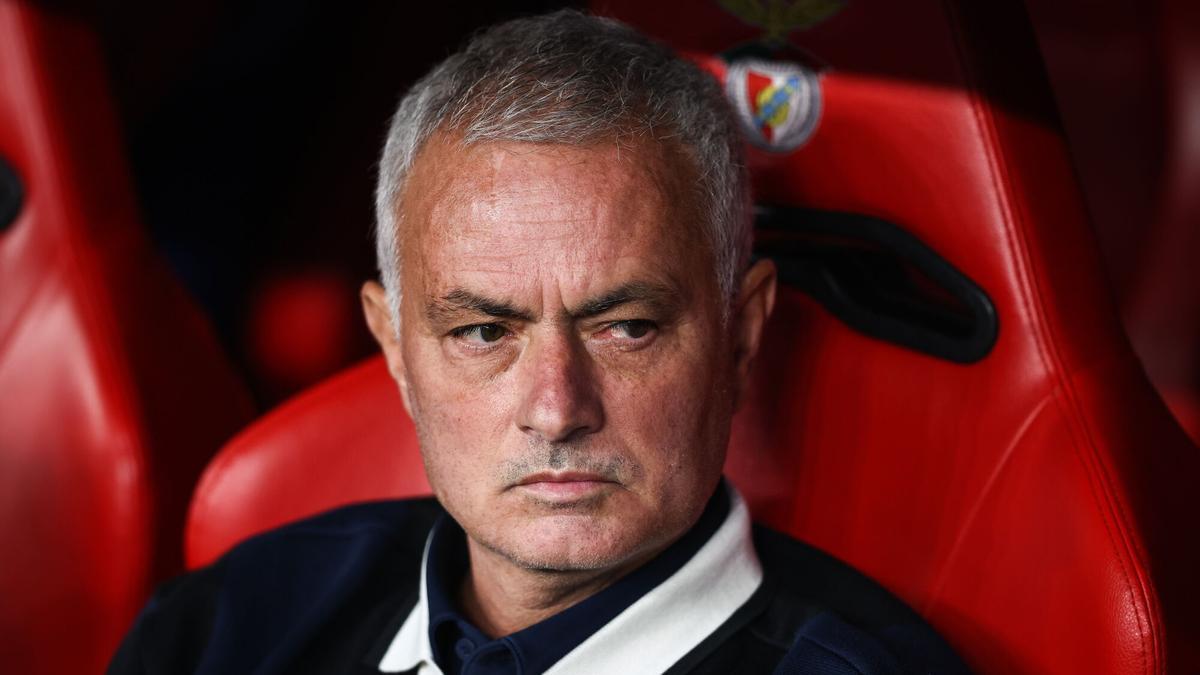 Jose Mourinho, técnico del Benfica, en un partido de Champions League / RODRIGO ANTUNES / EFE